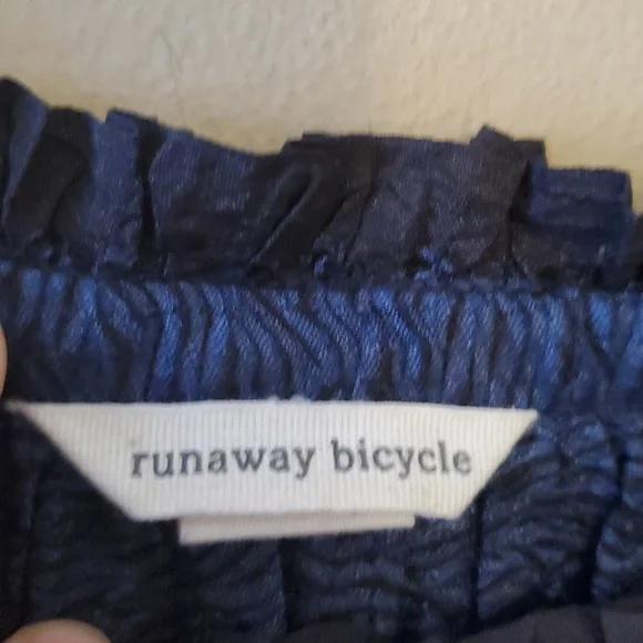 Runaway Bicycle Anna Top In Navy Handloomed Silk Size S/M - Picture 10 of 14